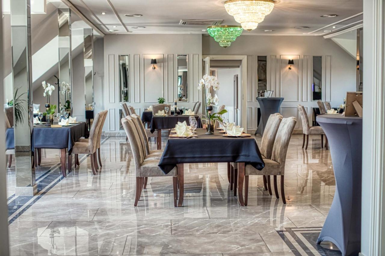 Hotel Bialy Dom Rybnik  Bagian luar foto