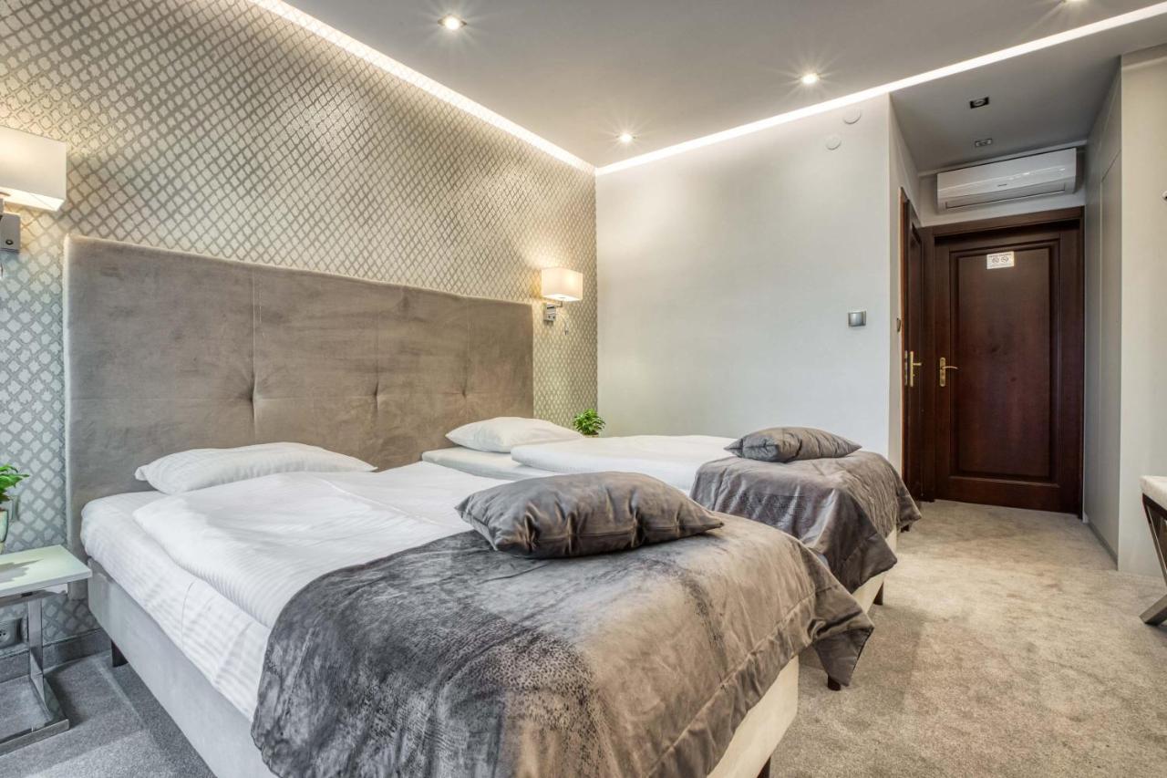 Hotel Bialy Dom Rybnik  Bagian luar foto