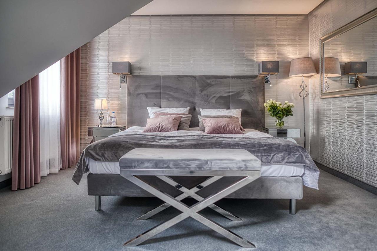 Hotel Bialy Dom Rybnik  Bagian luar foto