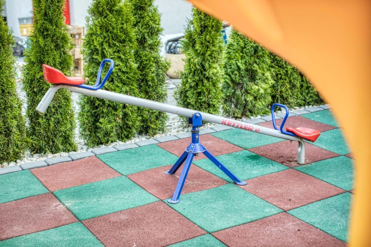 Hotel Bialy Dom Rybnik  Bagian luar foto