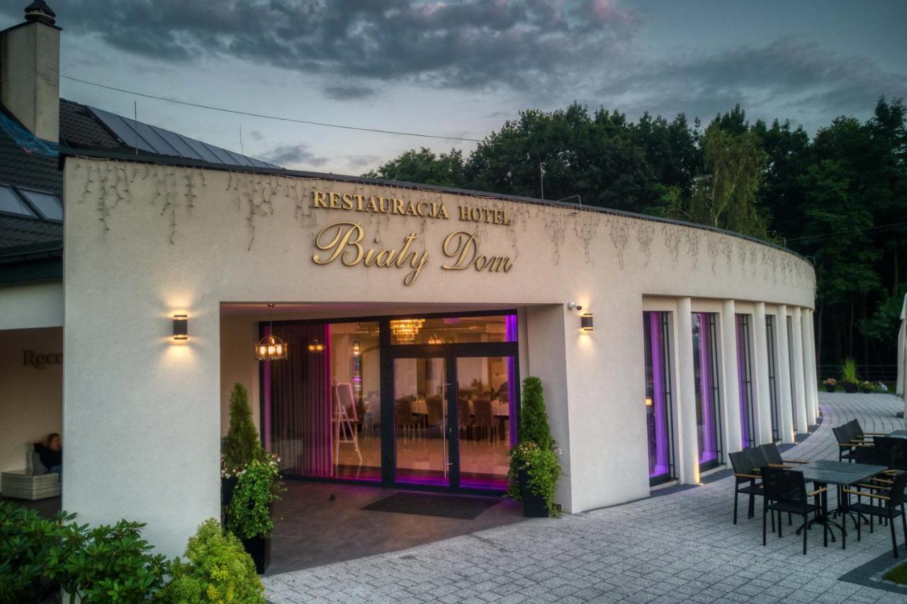 Hotel Bialy Dom Rybnik  Bagian luar foto